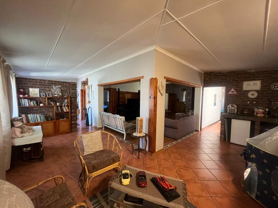 4 Bedroom Property for Sale in Kanoneiland Northern Cape